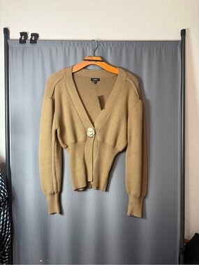 Express Cropped V-Neck Button Front Cardigan in Camel